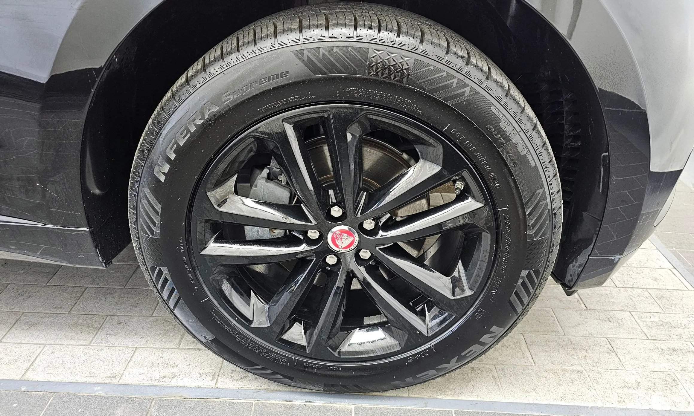Jaguar F-PACE превью 5