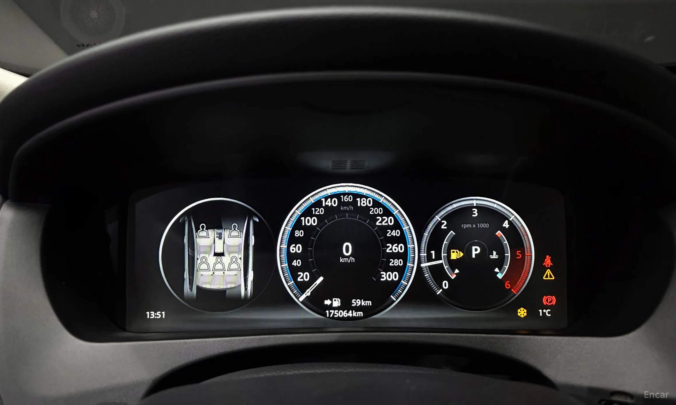 Jaguar XE превью 8
