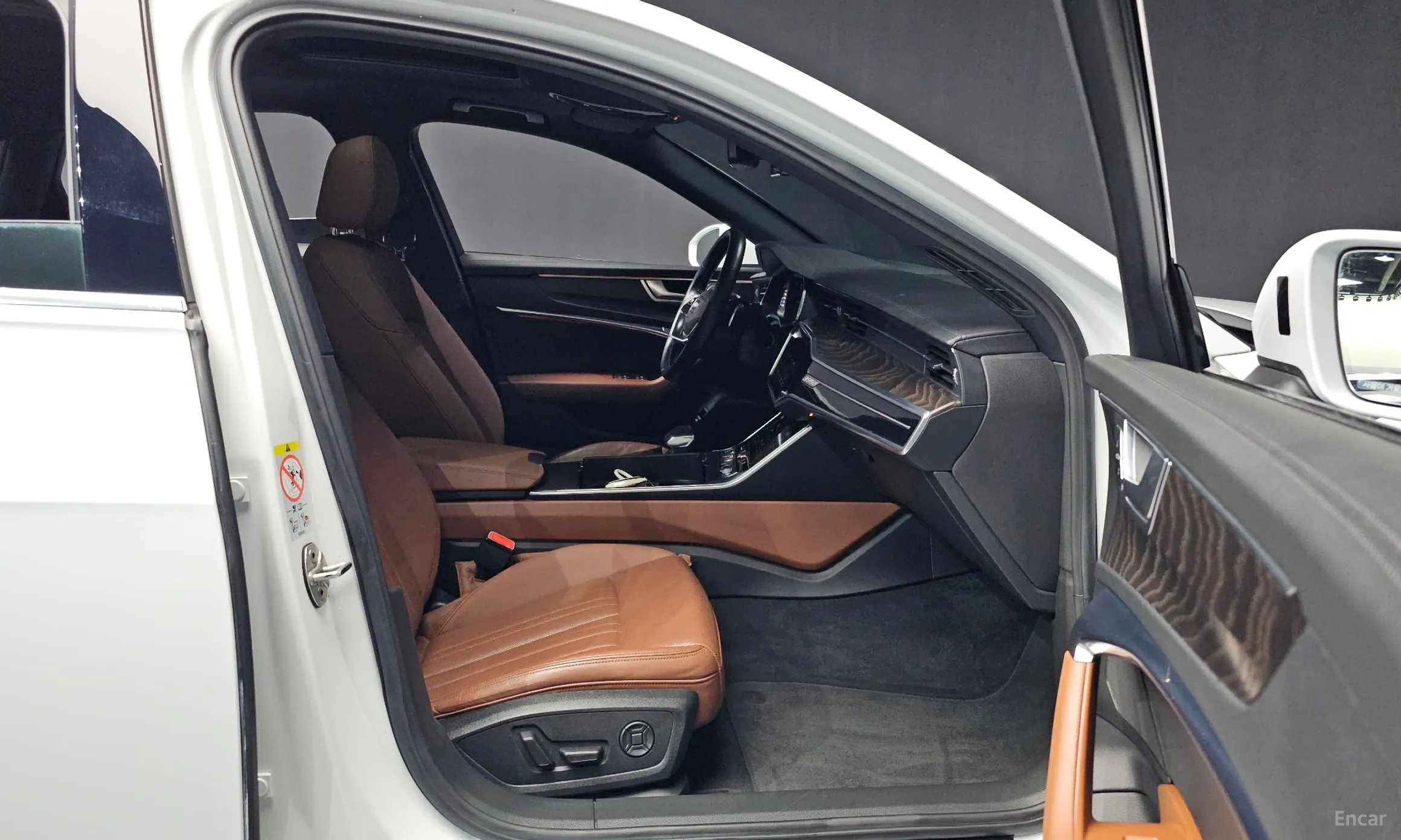 Audi A6 (C8) превью 11