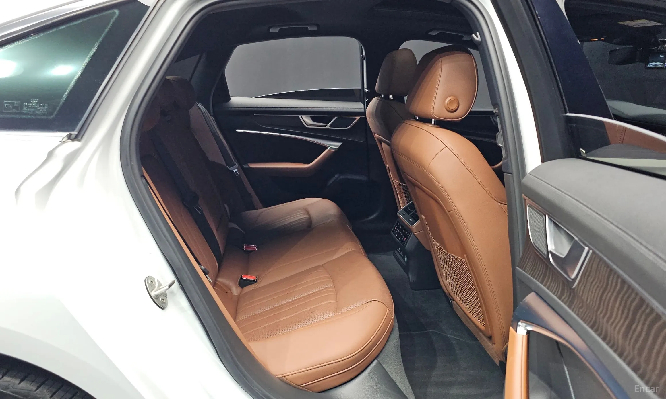 Audi A6 (C8) превью 12