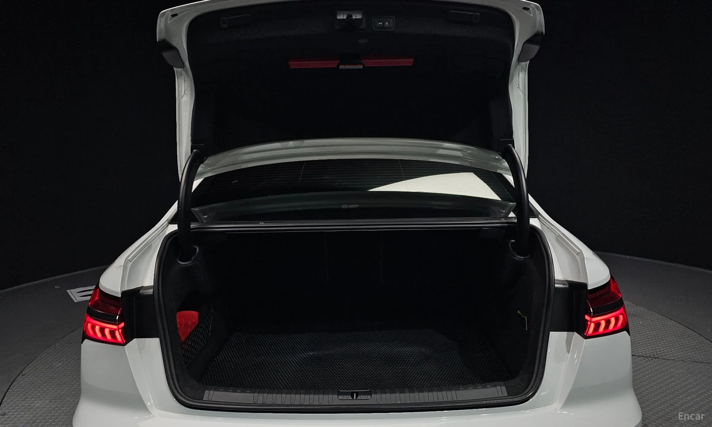 Audi A6 (C8) превью 20