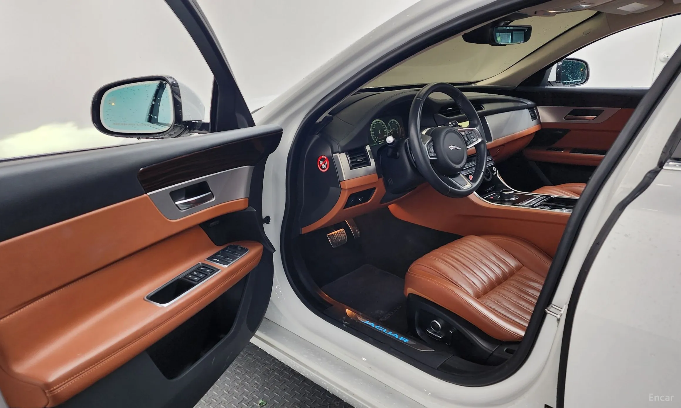 Jaguar XF (x260) превью 10