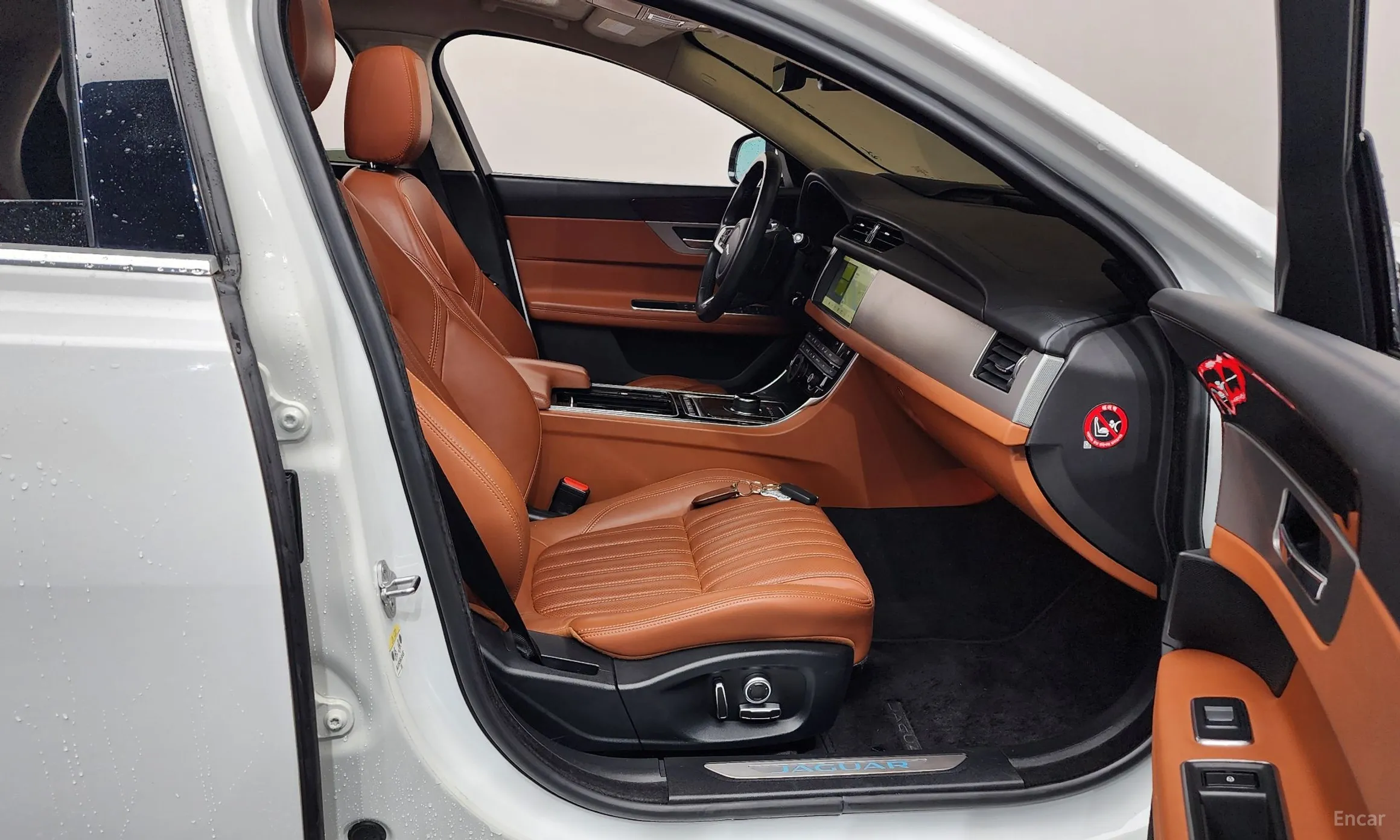Jaguar XF (x260) превью 11