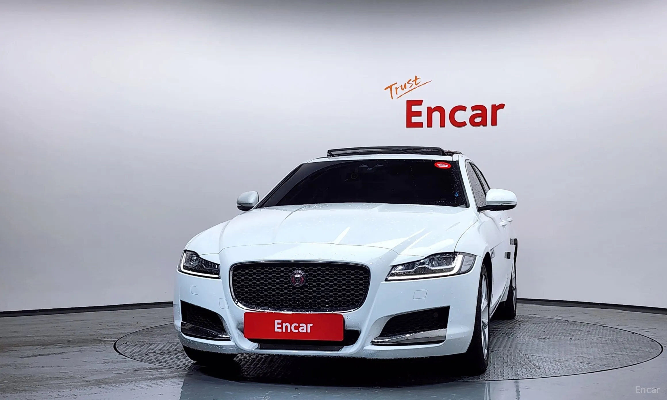 Jaguar XF (x260) превью 3