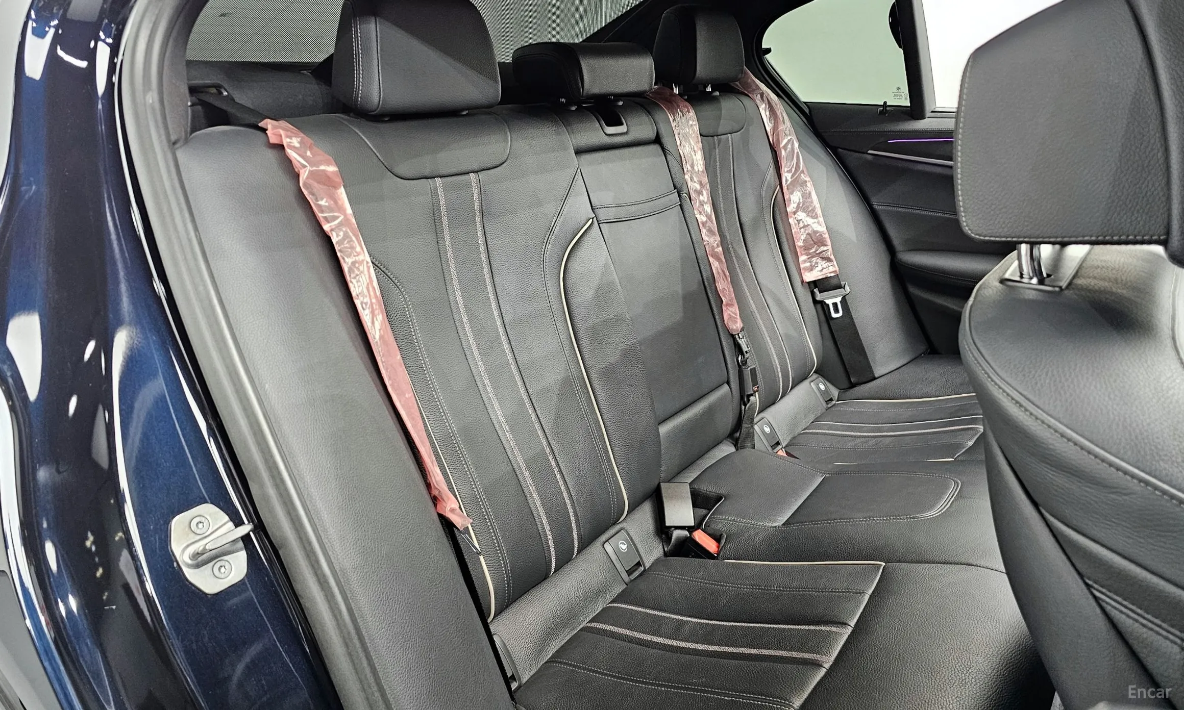 BMW 5 Series (G30) превью 12