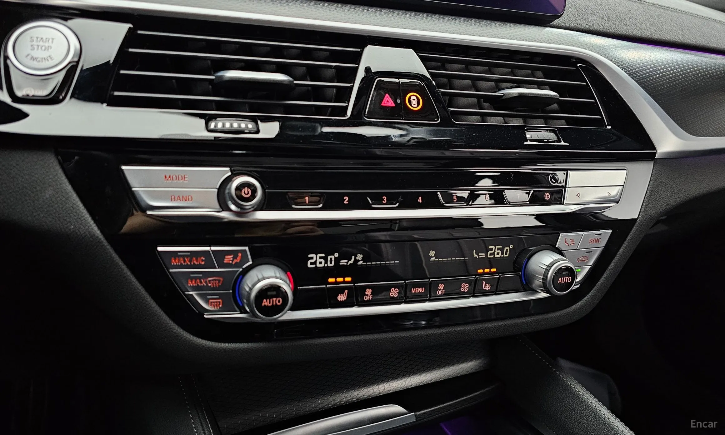 BMW 5 Series (G30) превью 17