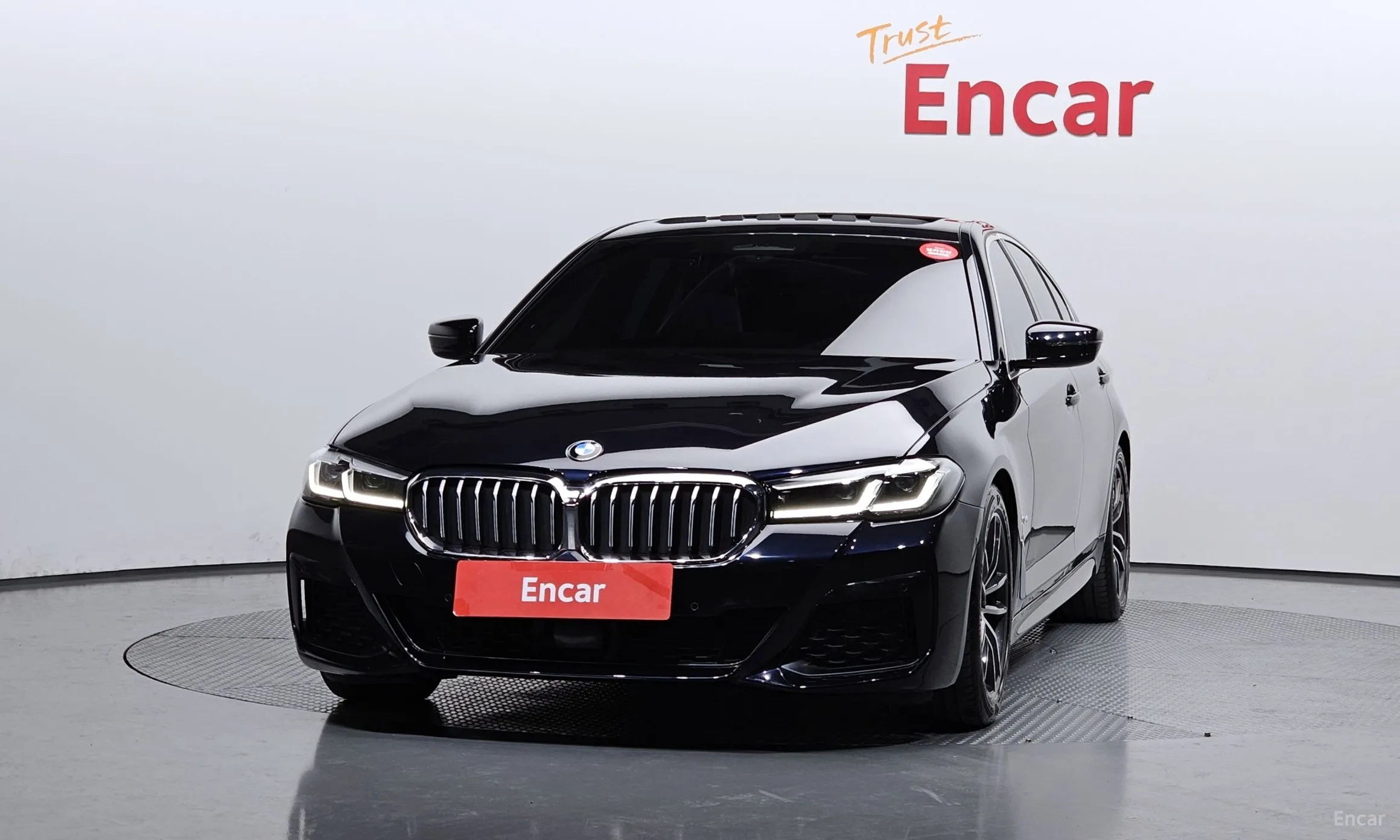 BMW 5 Series (G30) превью 3