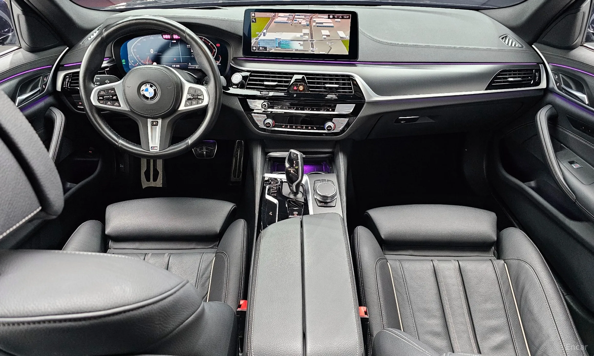 BMW 5 Series (G30) превью 7