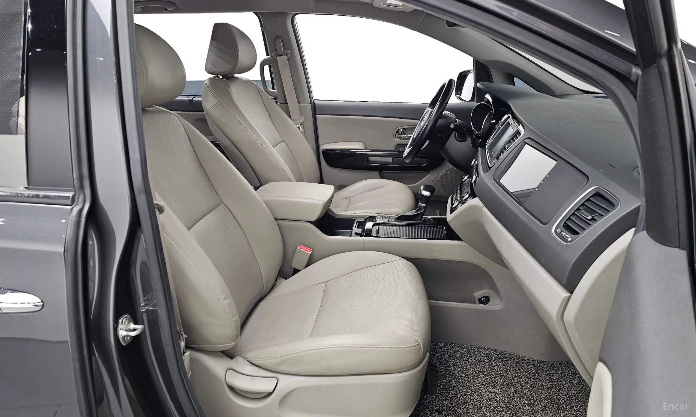 Kia Carnival превью 11