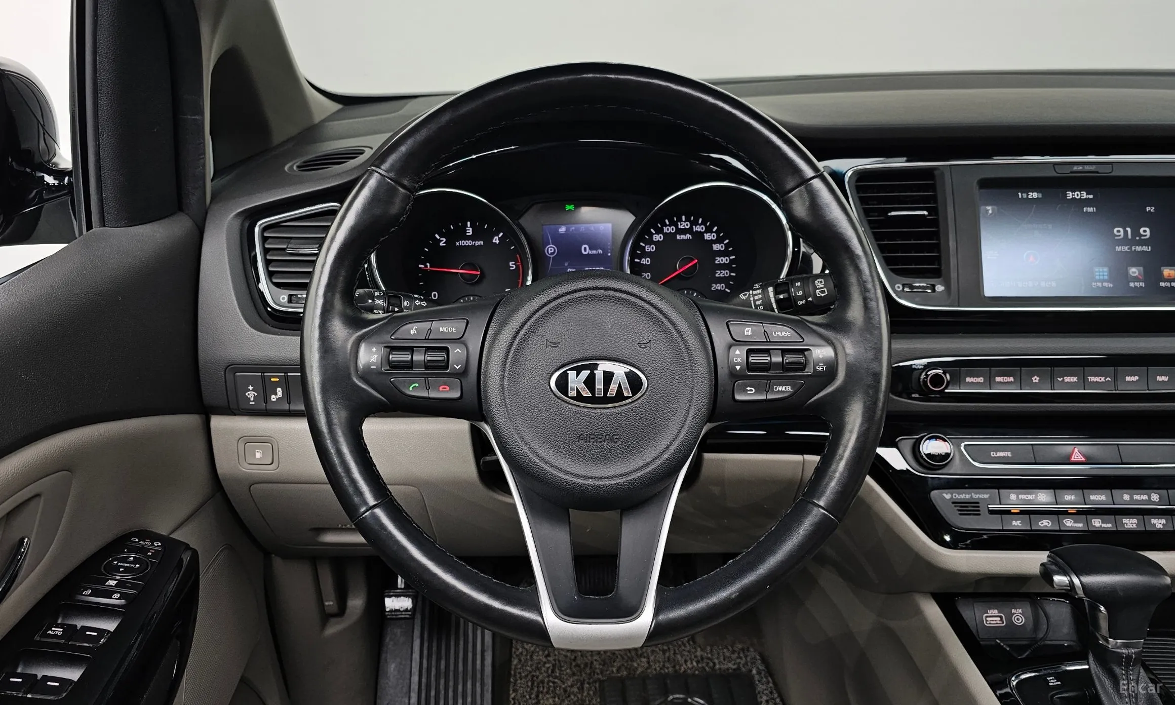Kia Carnival превью 13