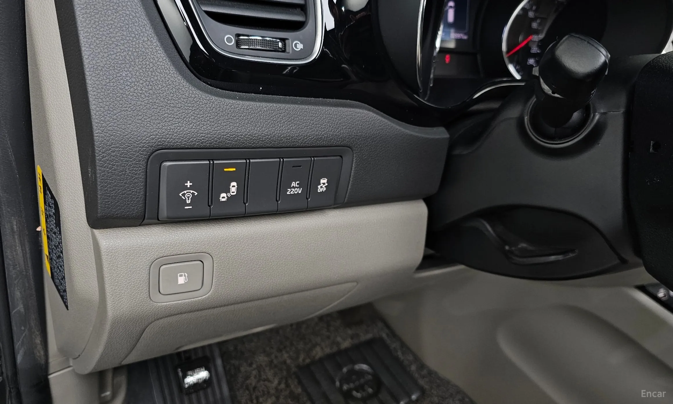 Kia Carnival превью 17