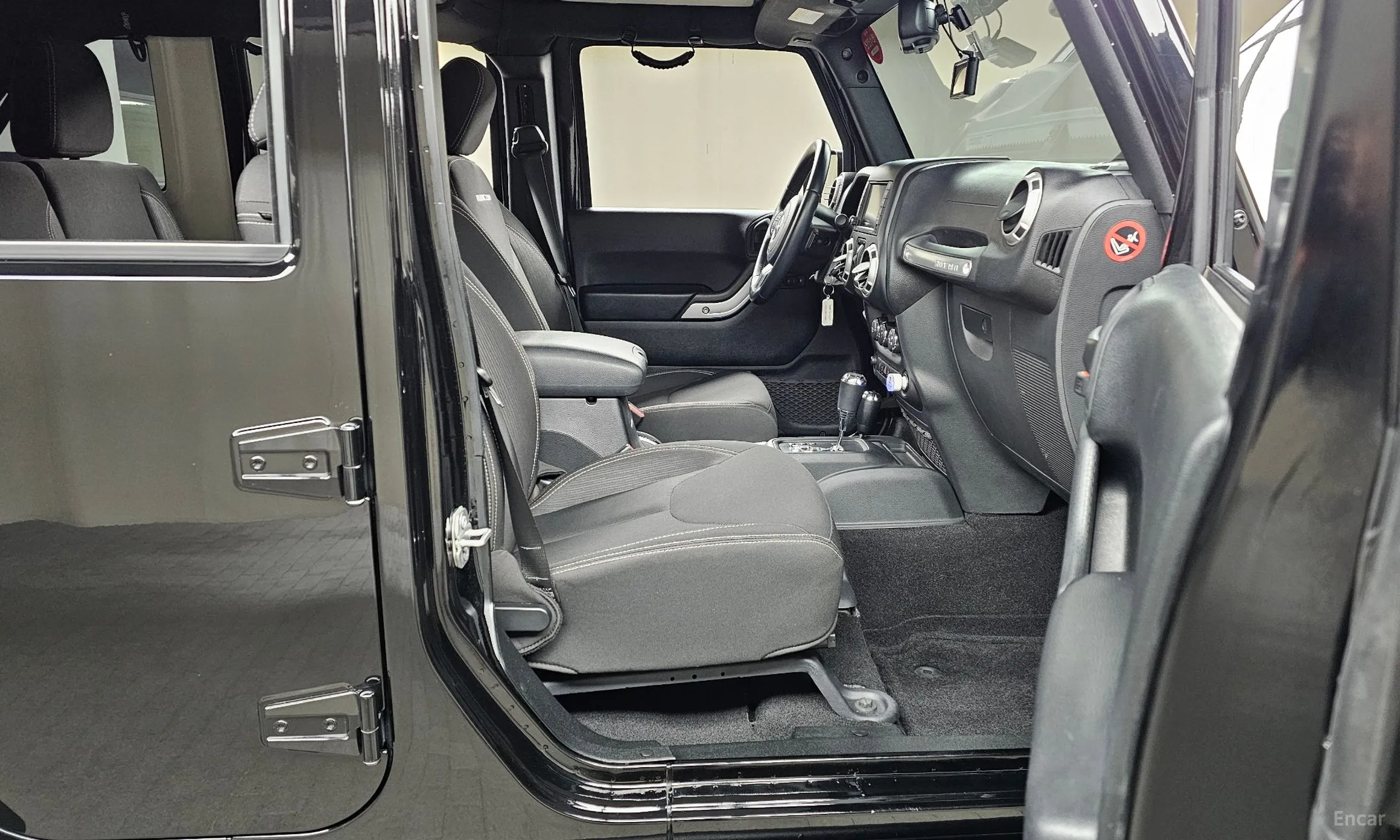 Jeep Wrangler (JK) превью 11