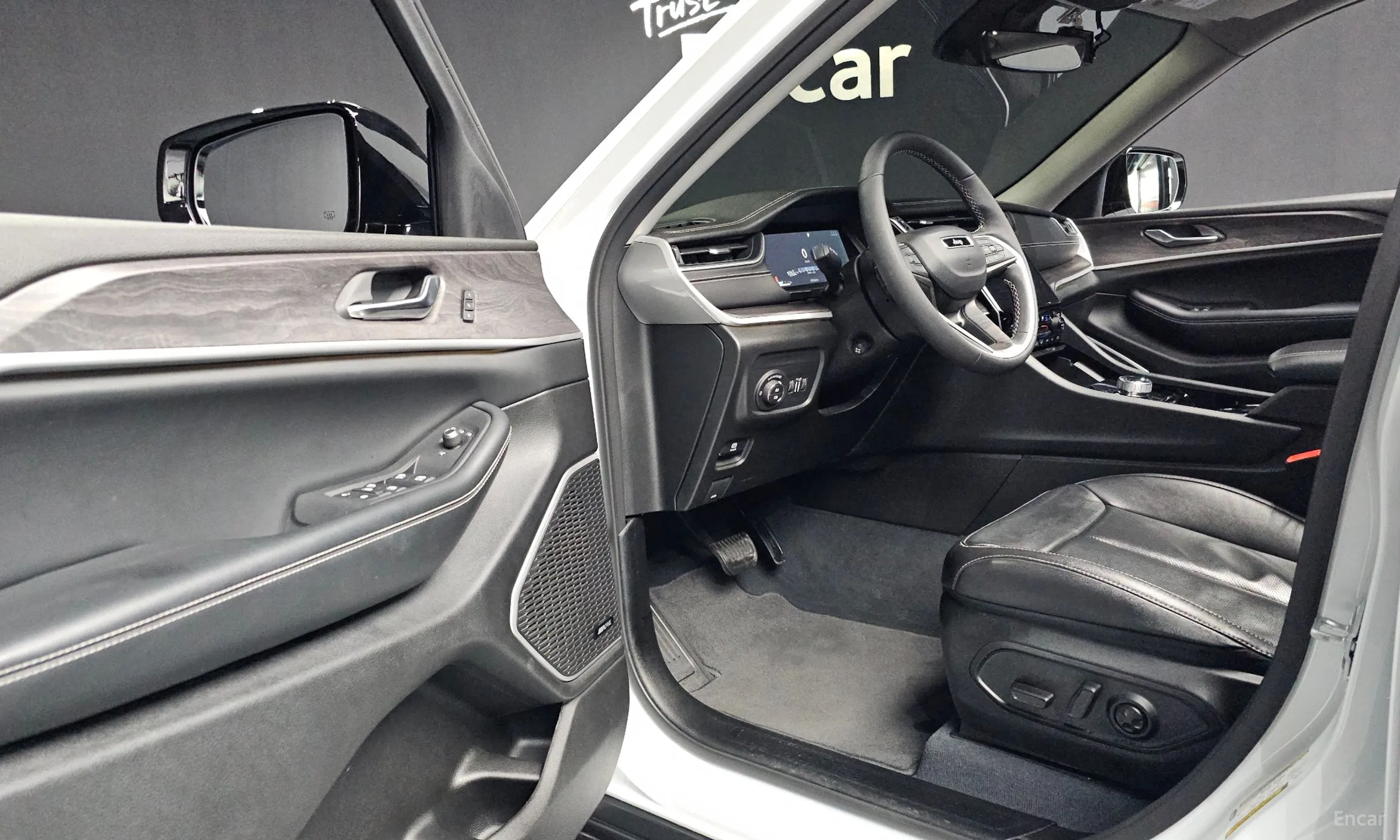 Jeep Grand Cherokee (WL) превью 10