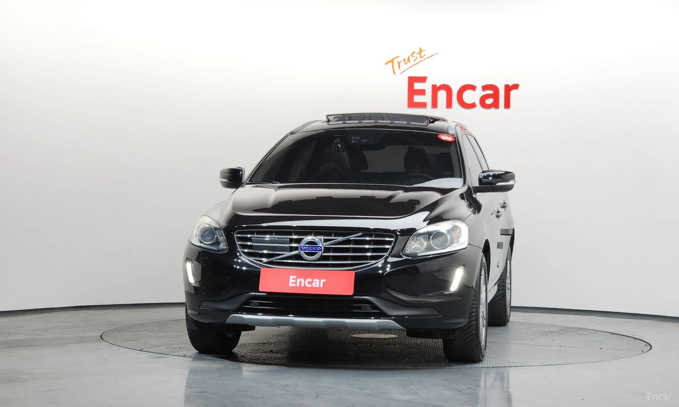 Volvo XC60 превью 3