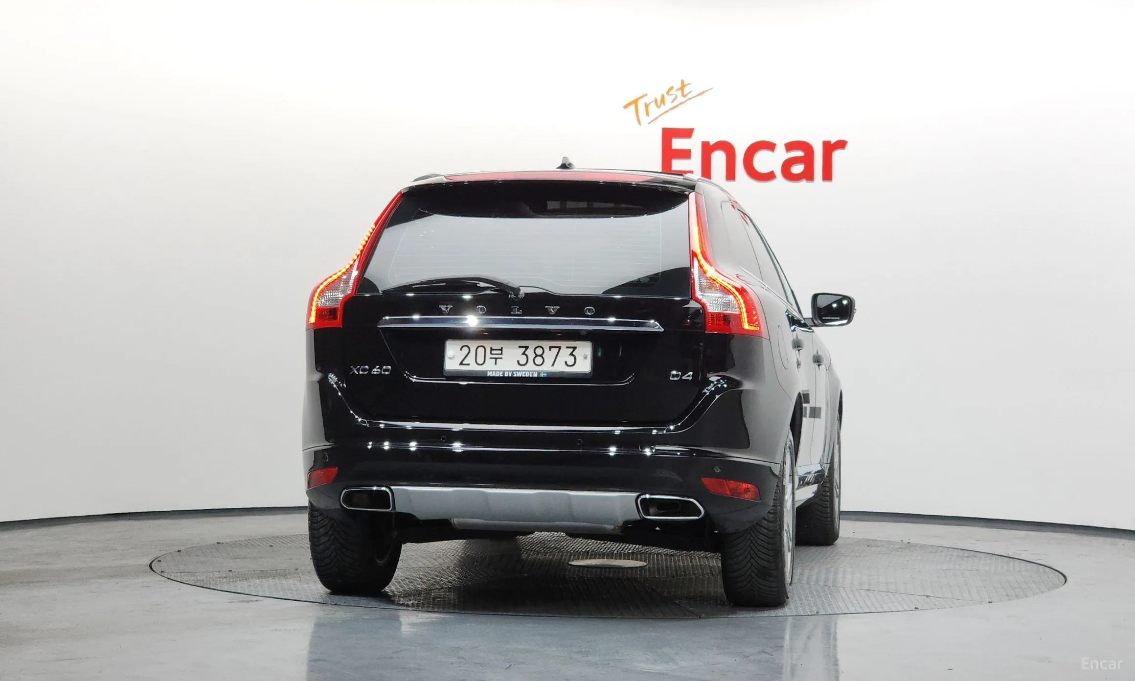 Volvo XC60 превью 4
