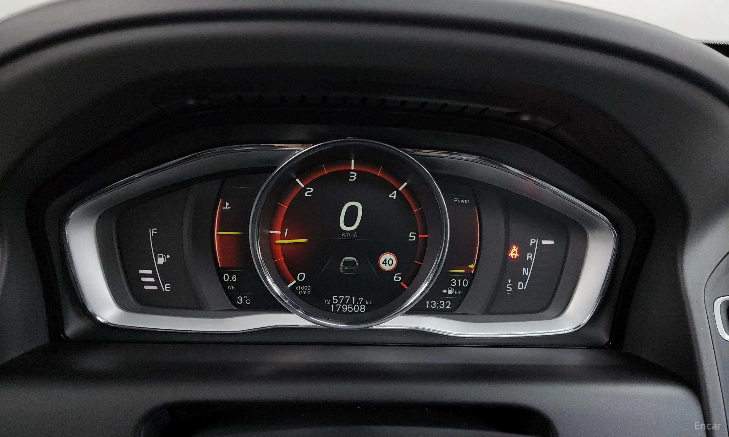 Volvo XC60 превью 8