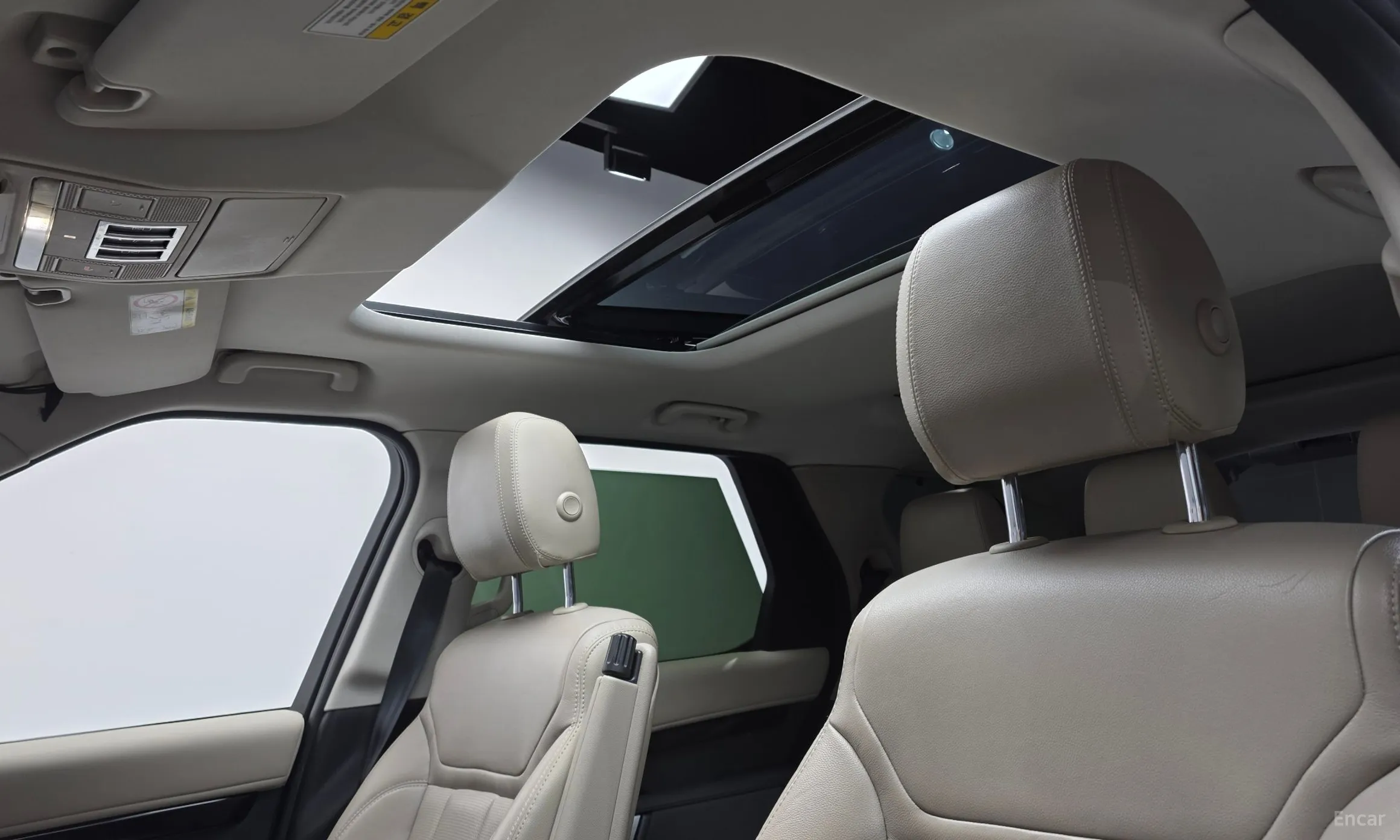 Land Rover Discovery 5 превью 19