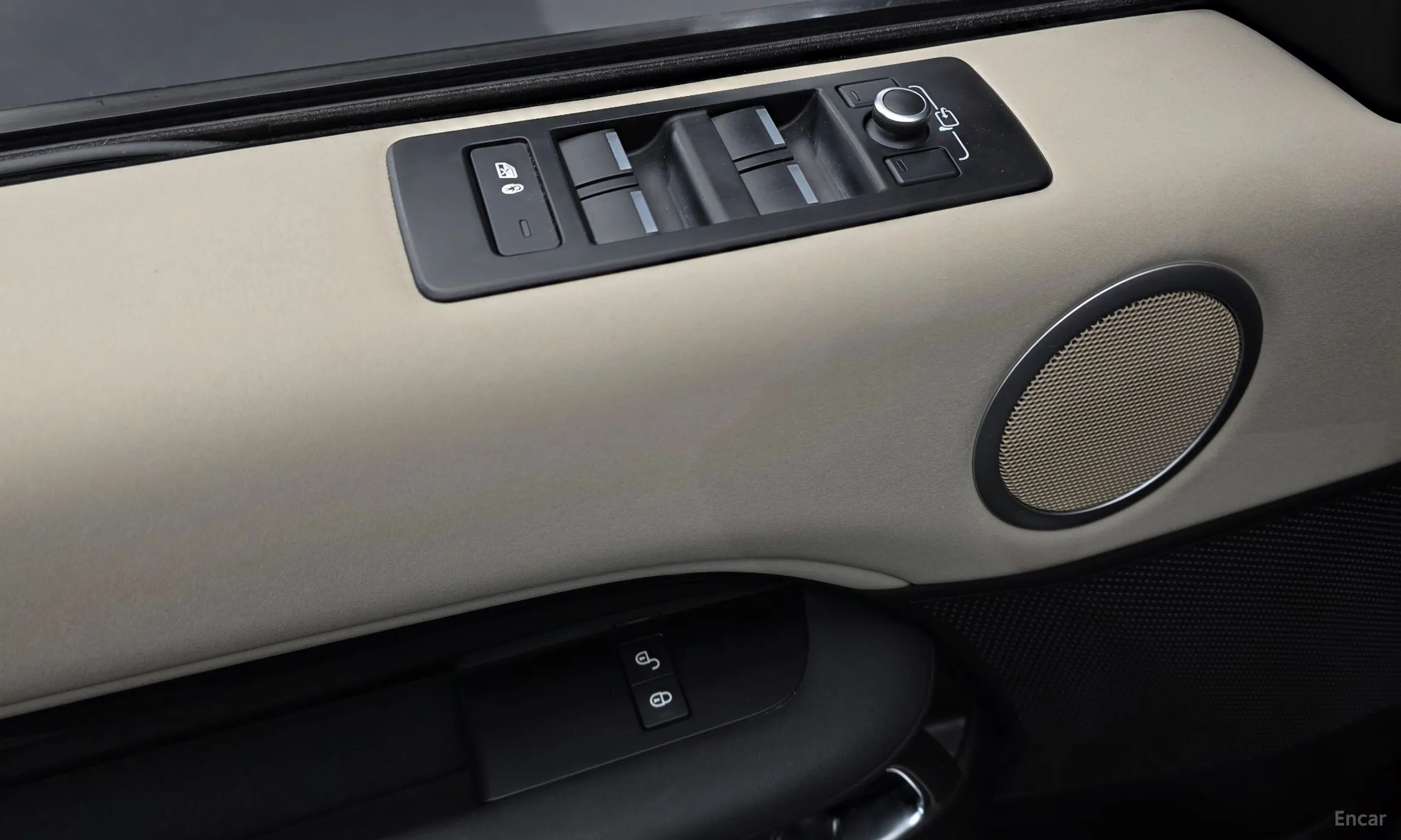 Land Rover Discovery 5 превью 20
