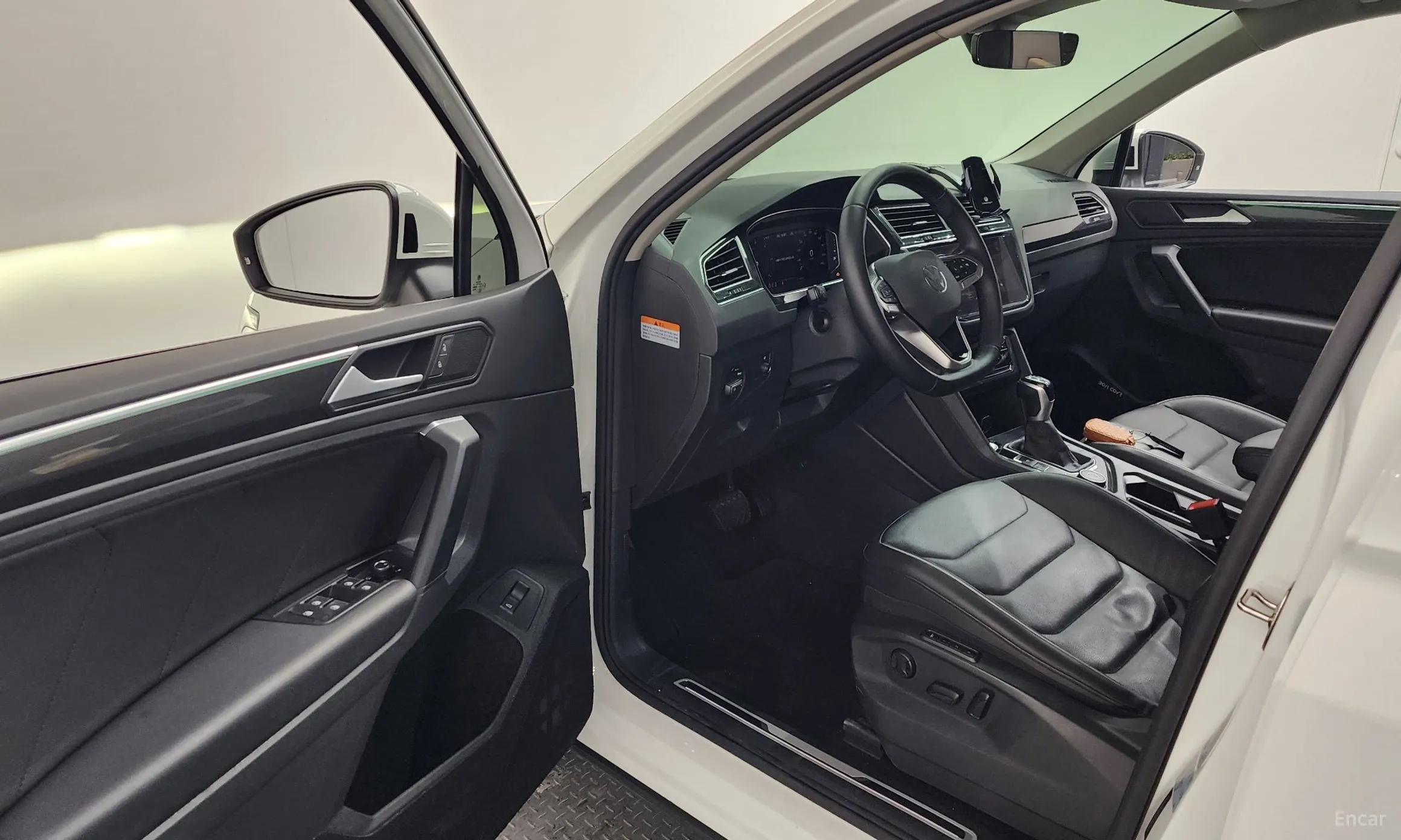 Volkswagen Tiguan 2nd Generation превью 10