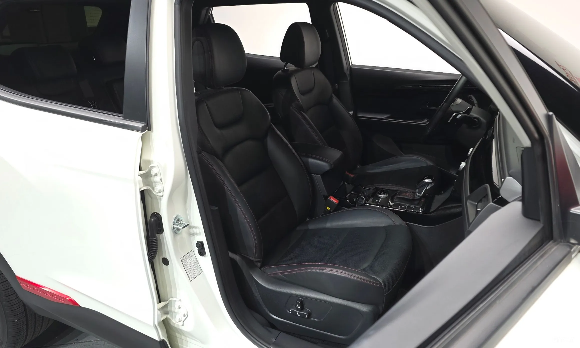 KG Mobility (SsangYong) Beautiful Korando превью 10