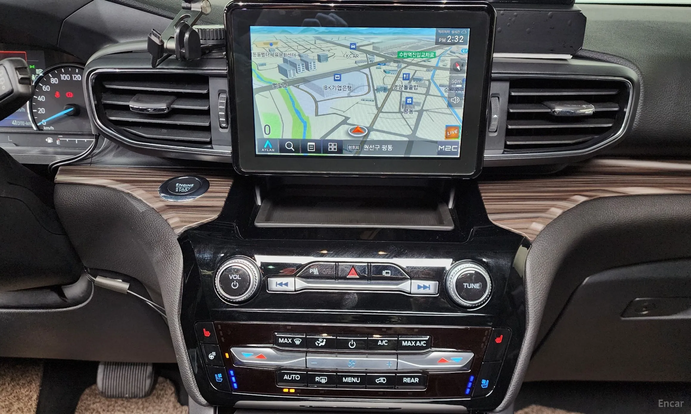 Ford Explorer 6th Generation превью 15