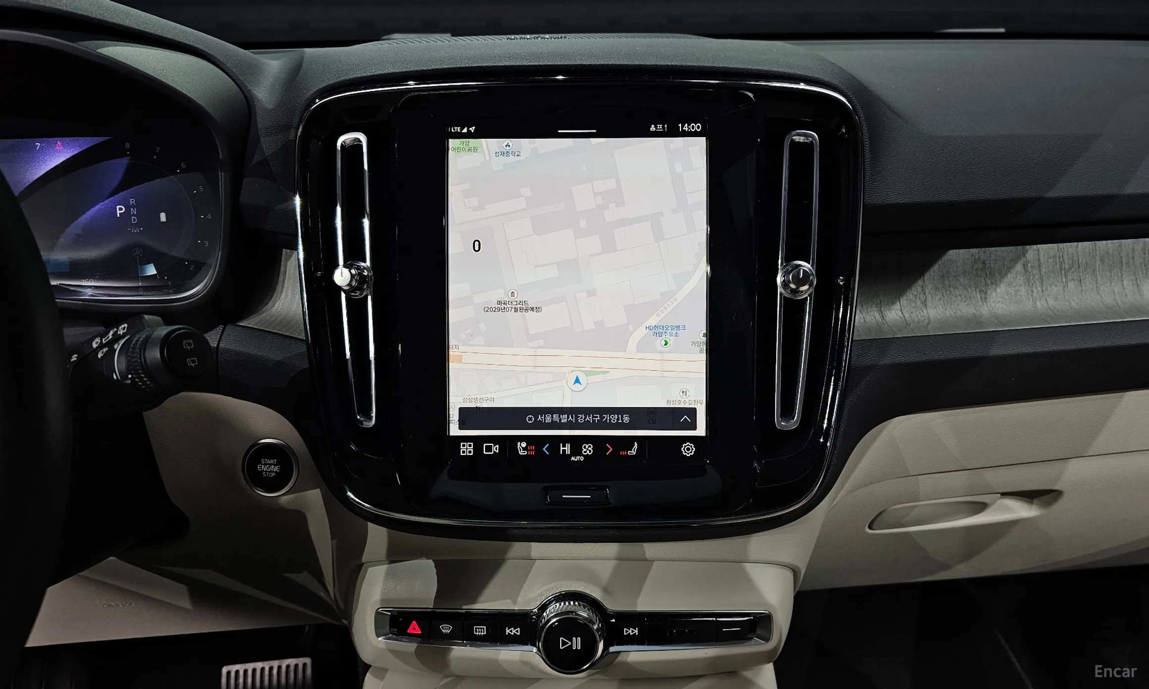 Volvo XC40 превью 14