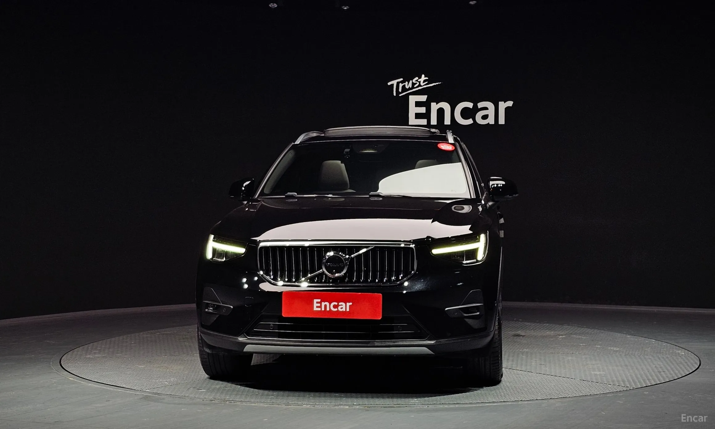 Volvo XC40 превью 3
