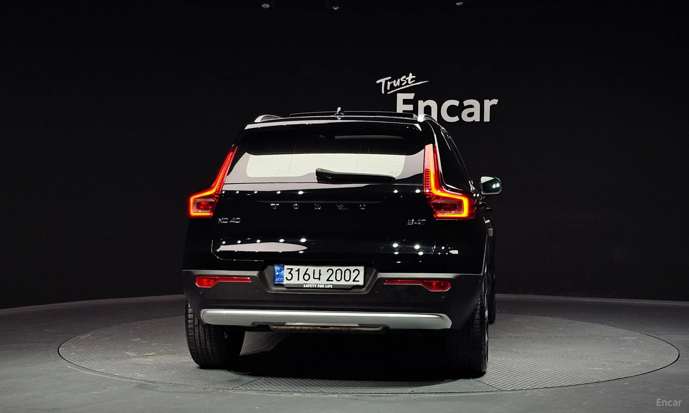 Volvo XC40 превью 4