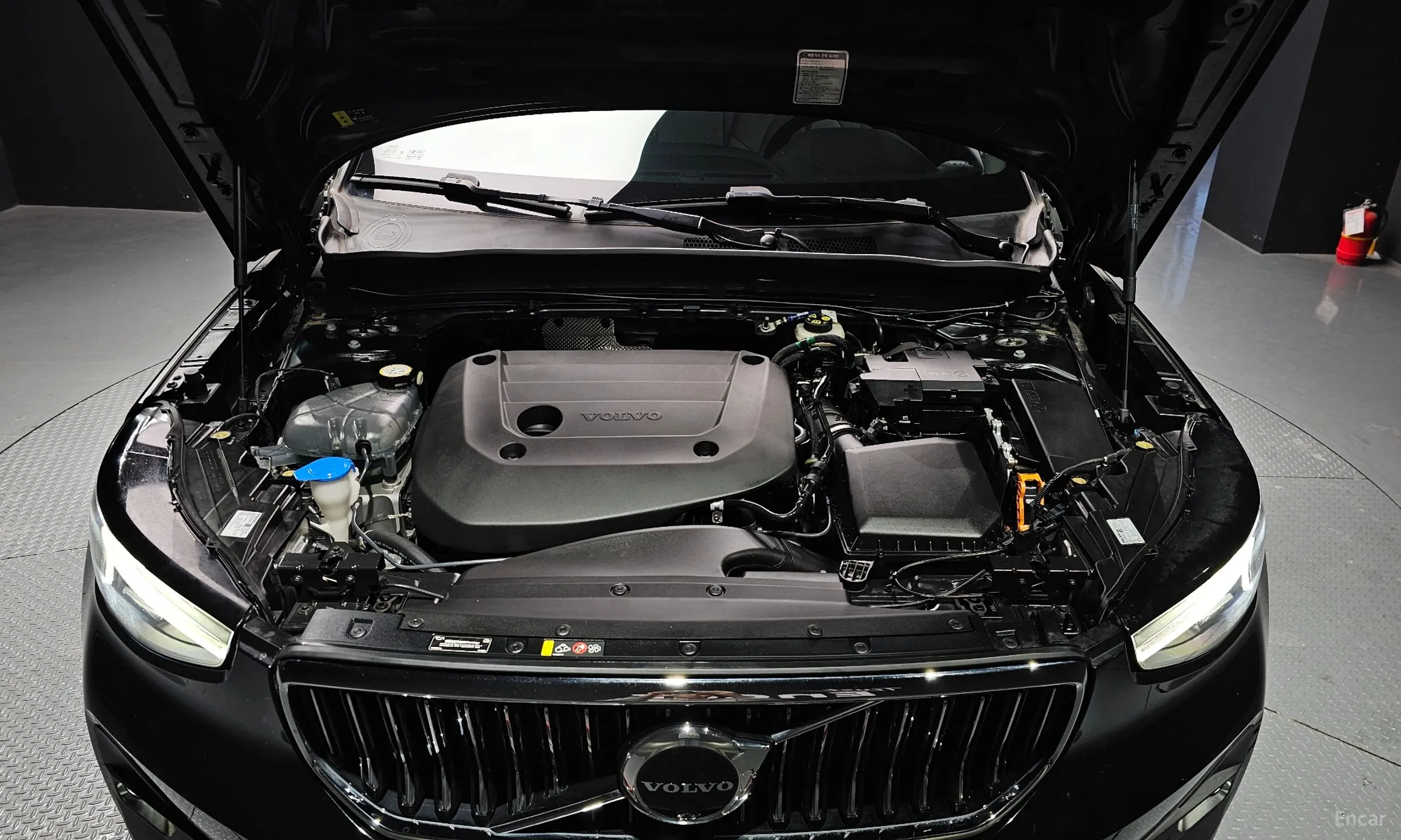 Volvo XC40 превью 6
