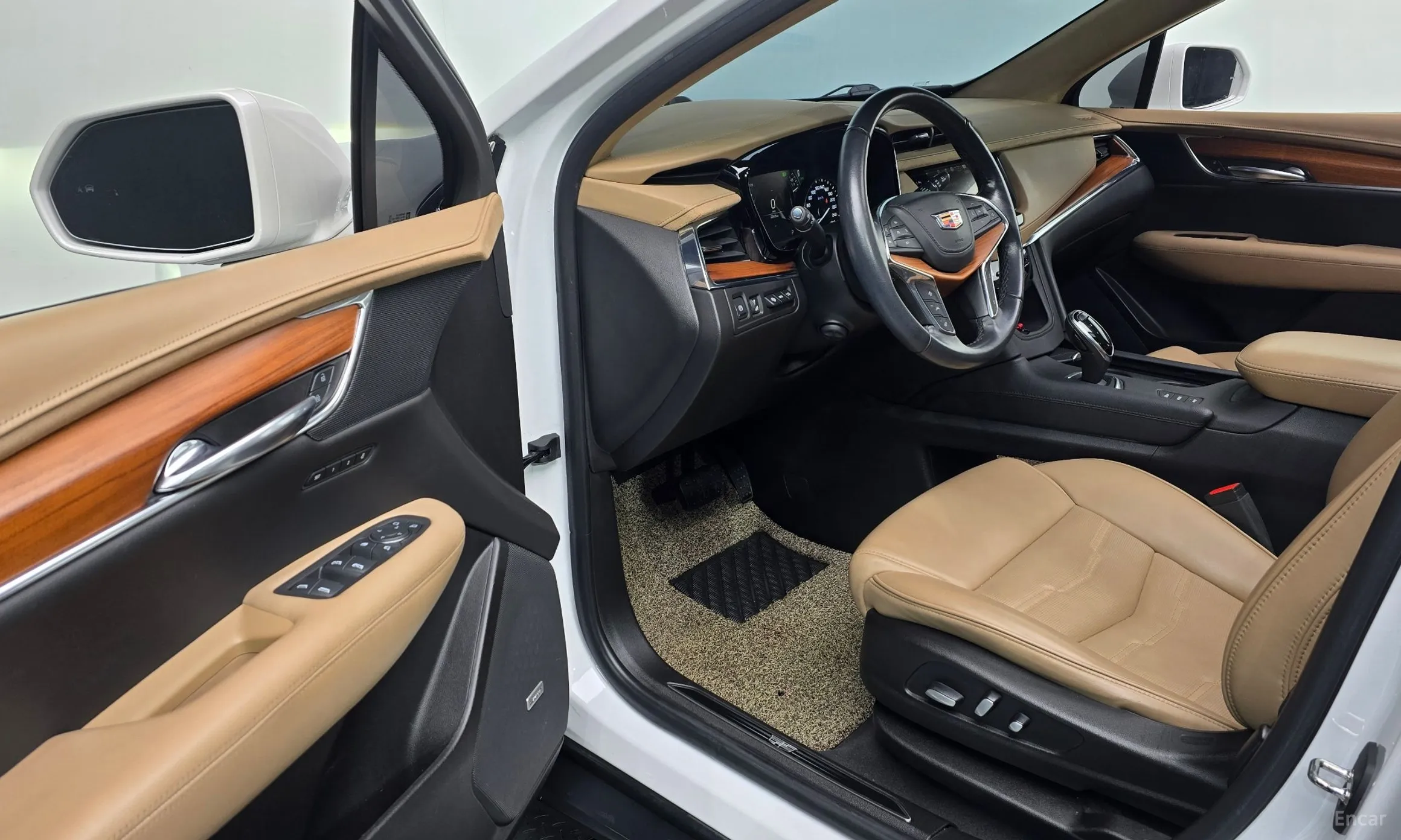 Cadillac XT5 превью 11