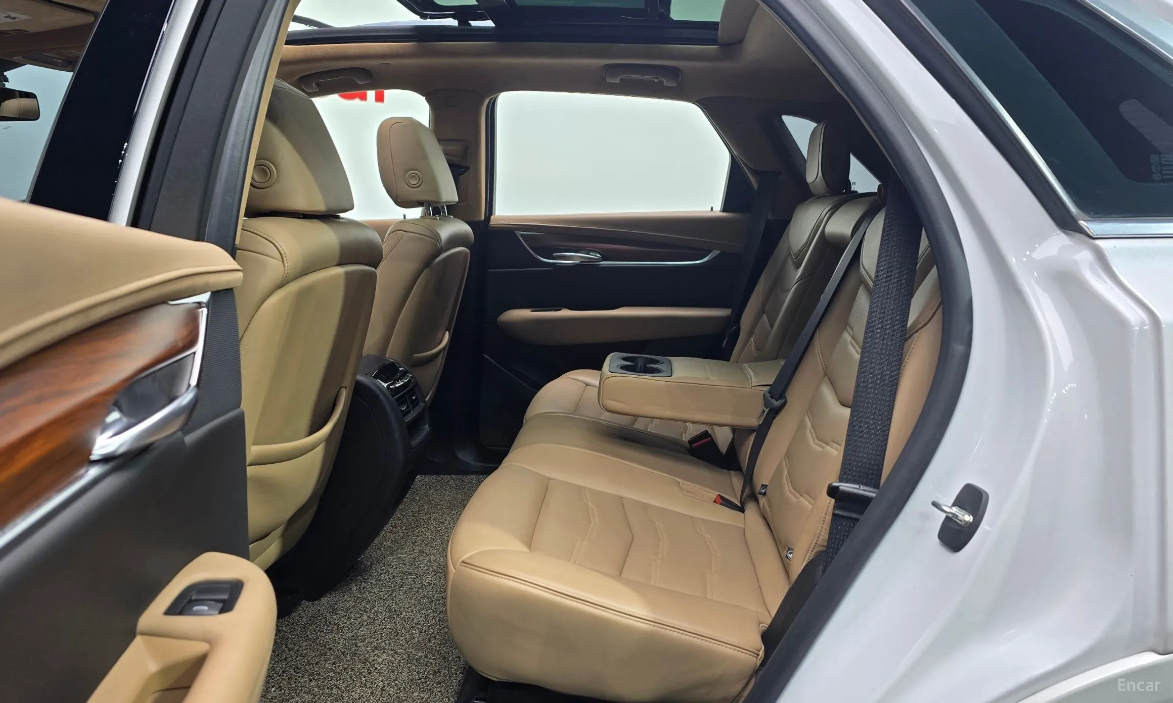 Cadillac XT5 превью 12