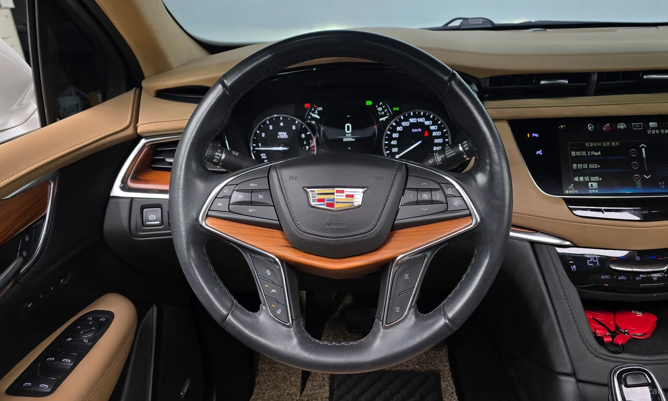 Cadillac XT5 превью 13