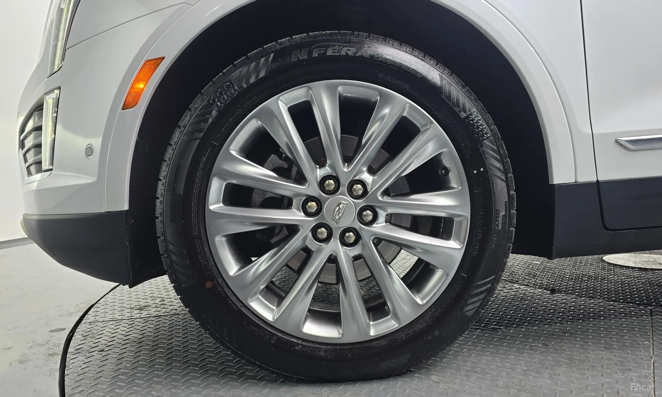 Cadillac XT5 превью 5