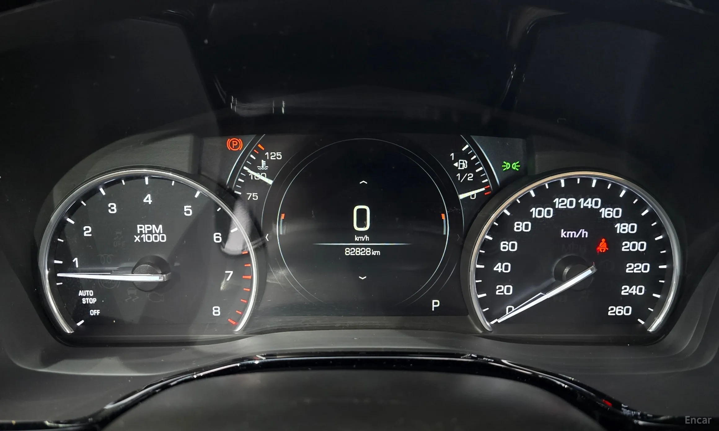 Cadillac XT5 превью 8