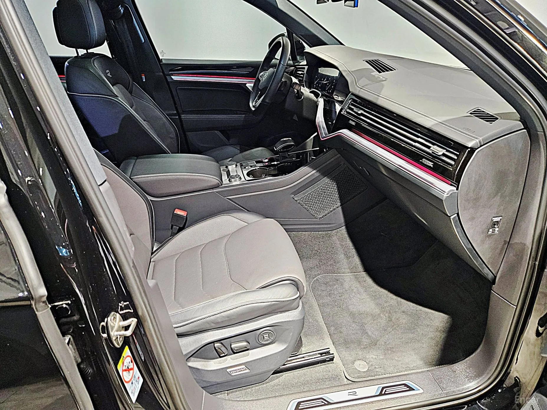 Volkswagen Touareg 3rd Generation превью 16