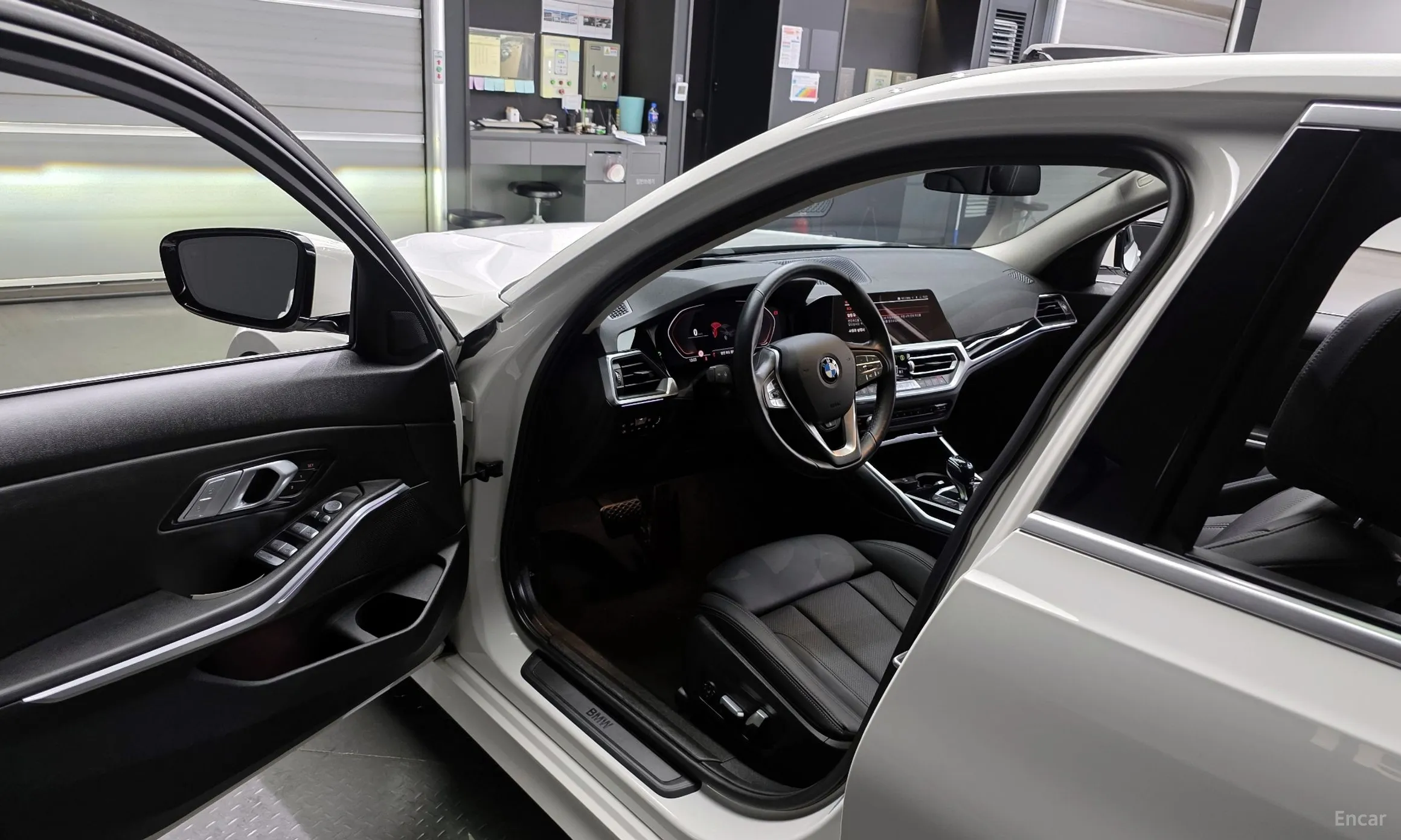 BMW 3 Series (G20) превью 10