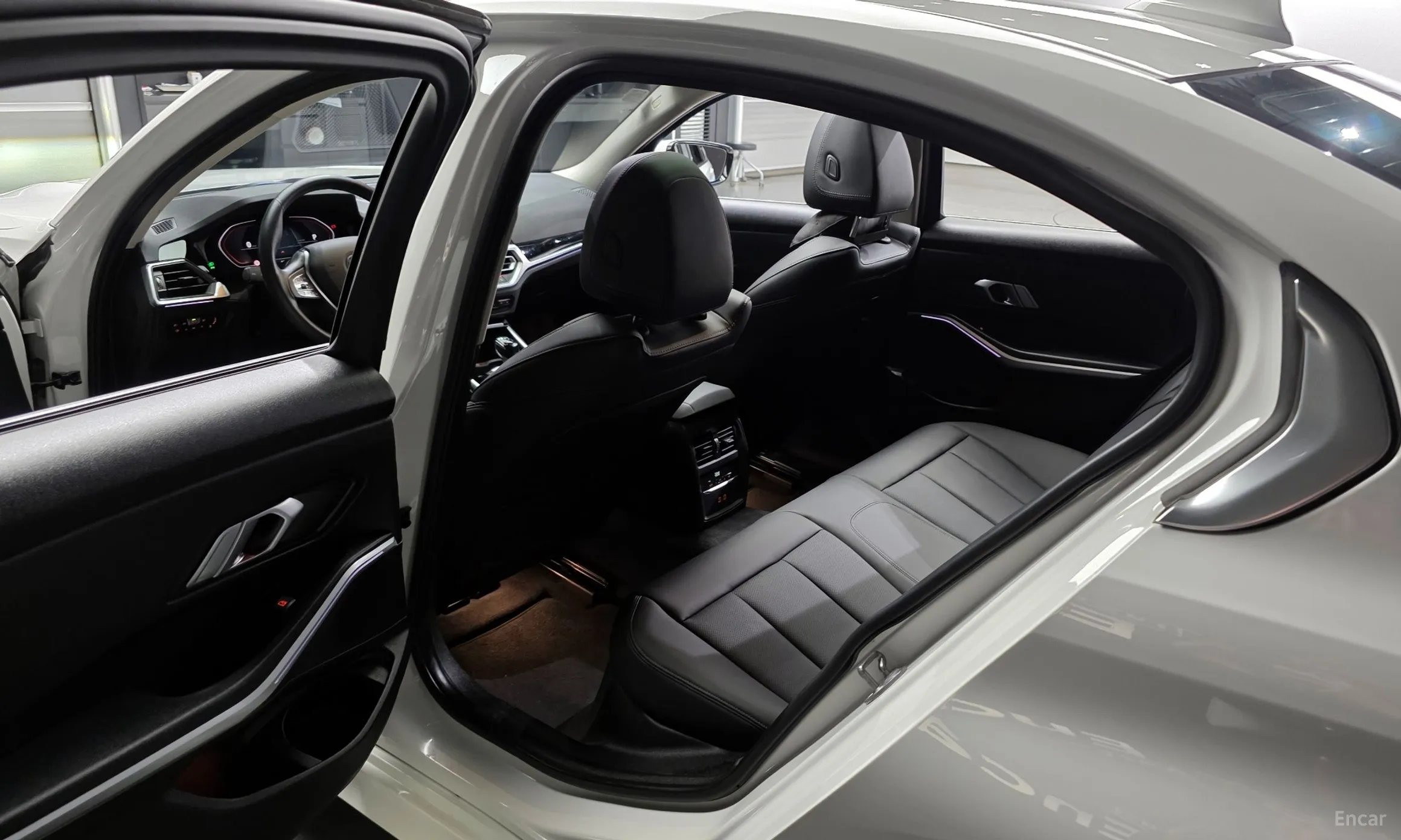 BMW 3 Series (G20) превью 11