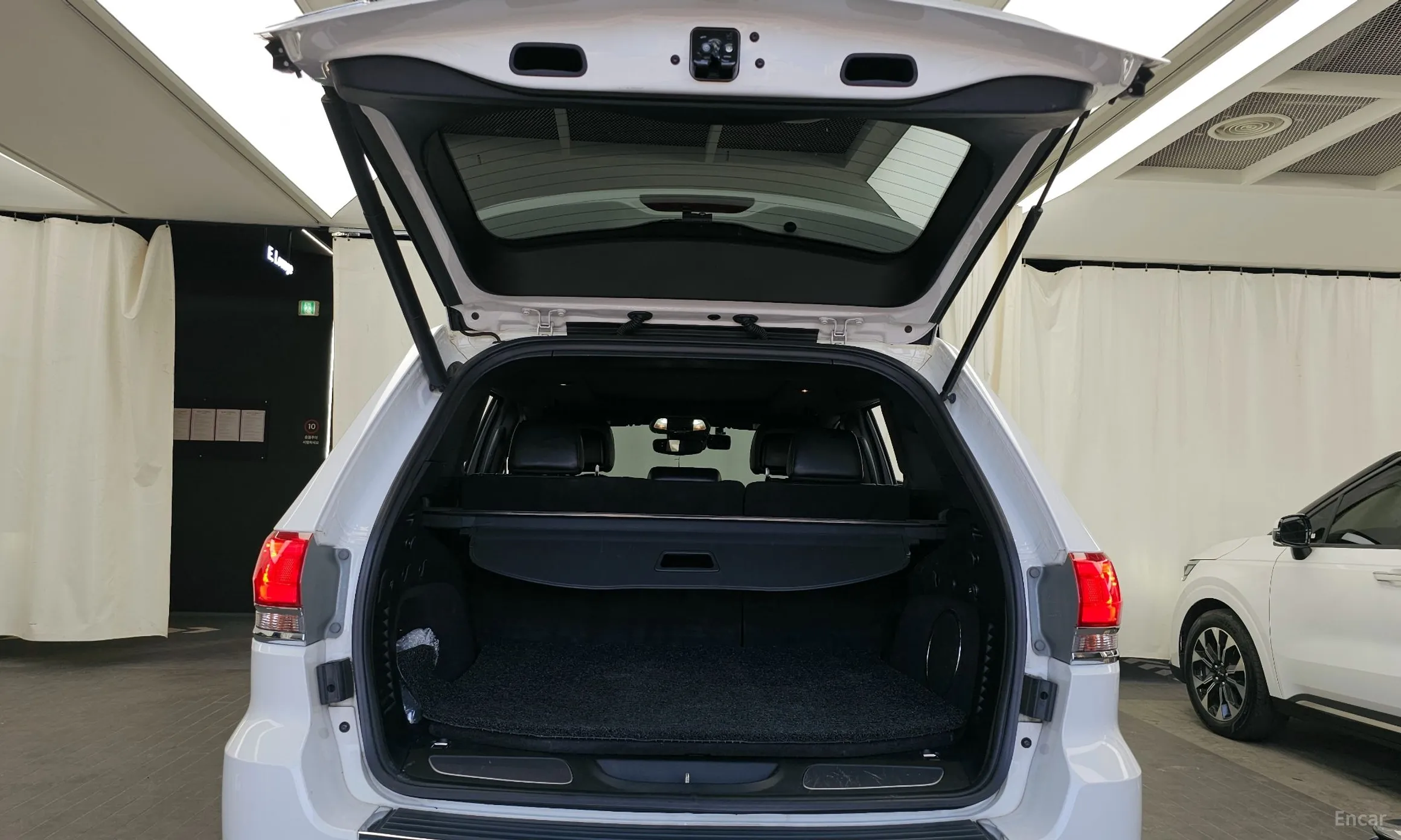 Jeep Grand Cherokee превью 20