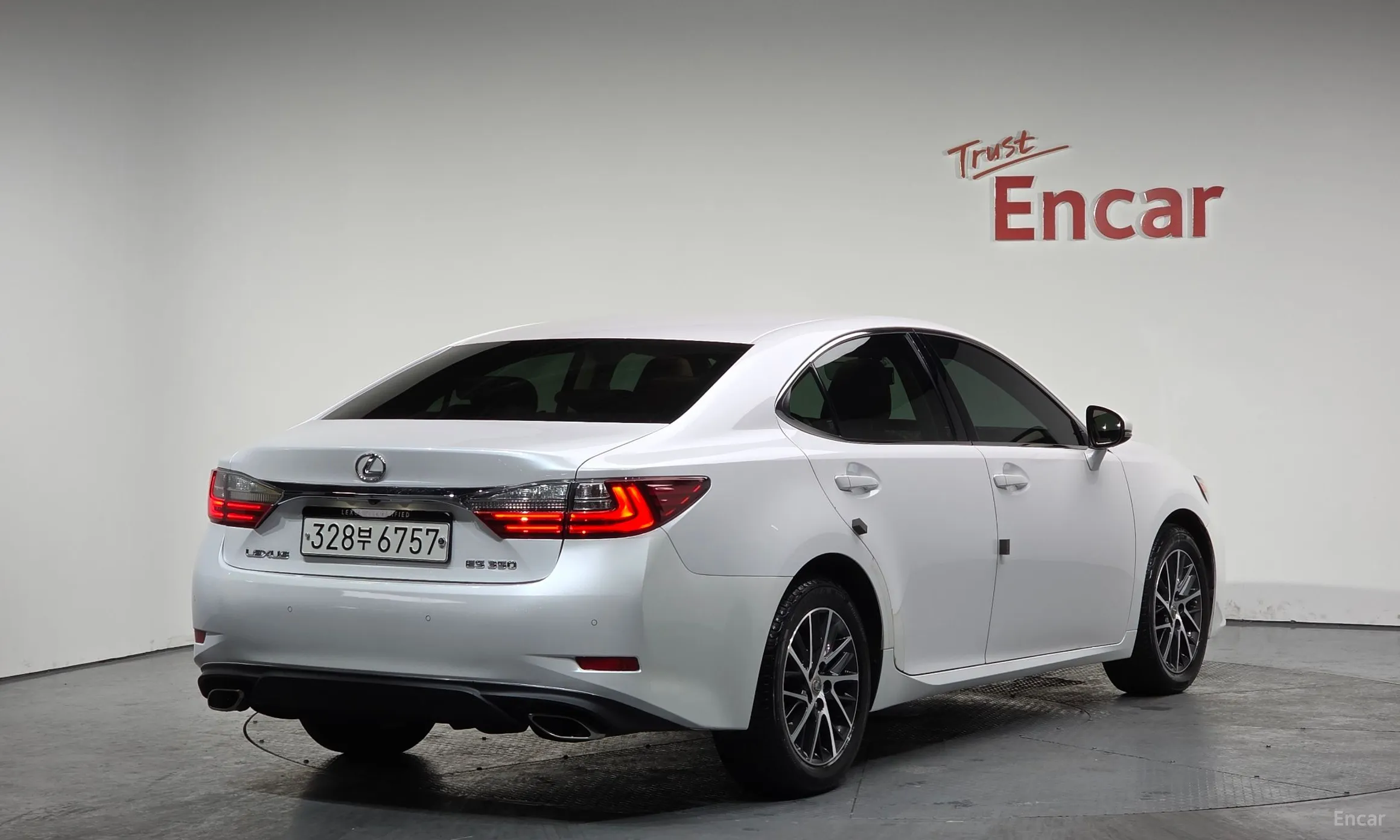 Lexus New ES350
