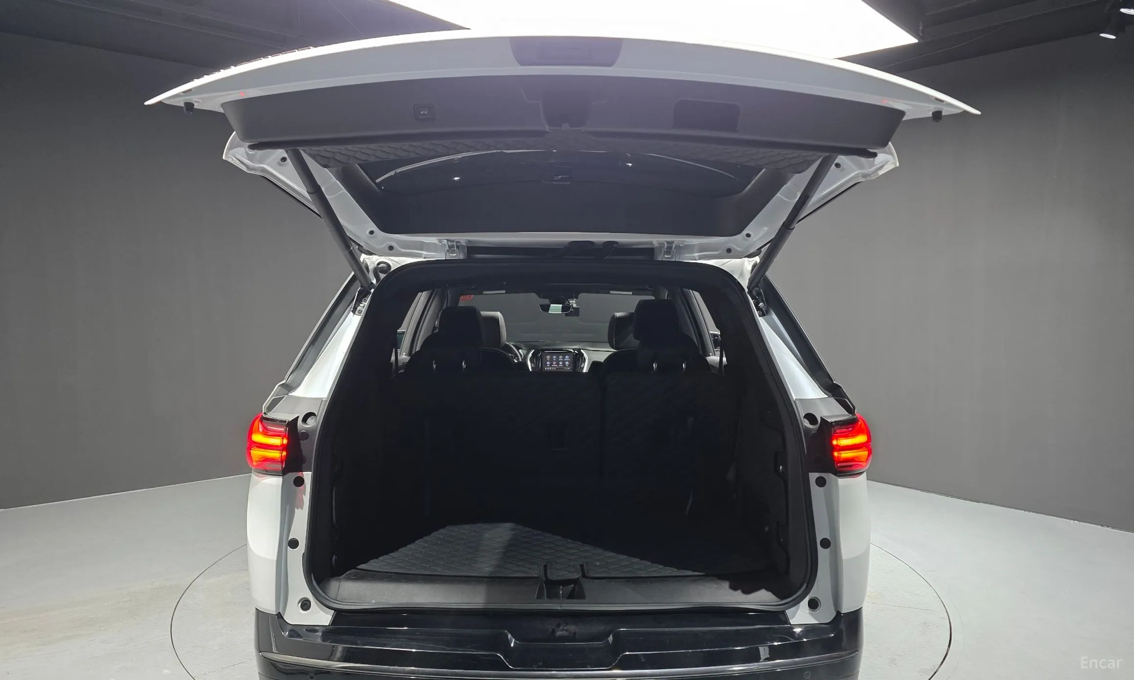 Chevrolet (GM Daewoo) Traverse превью 20
