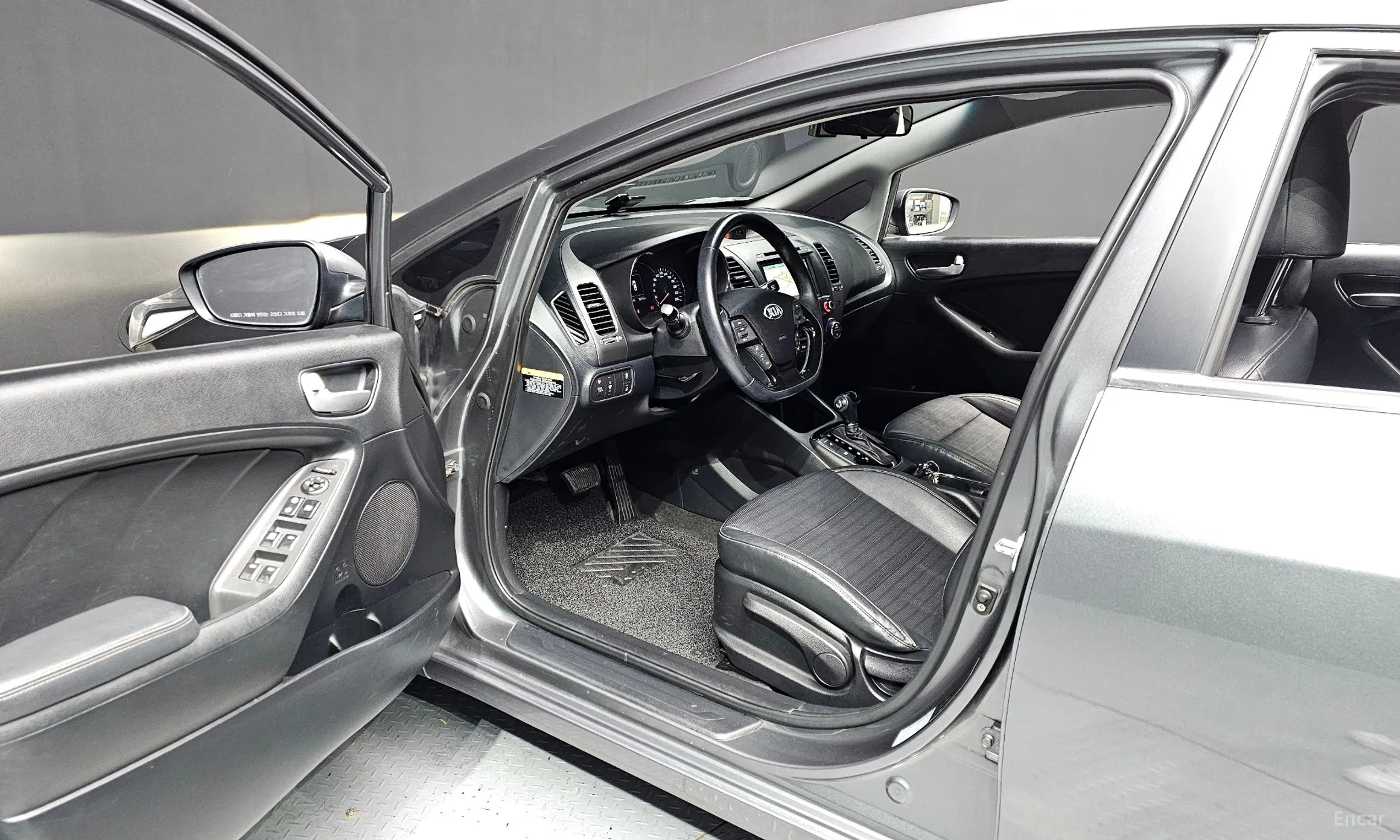 Kia K3 превью 10
