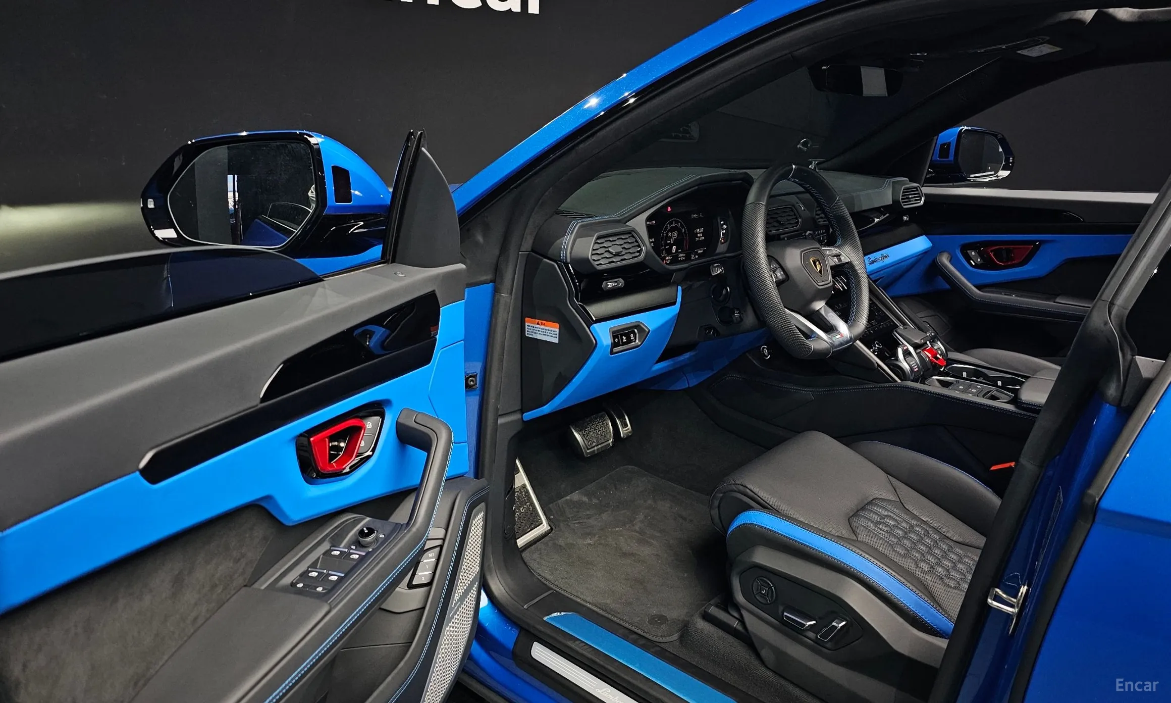 Lamborghini Urus превью 11