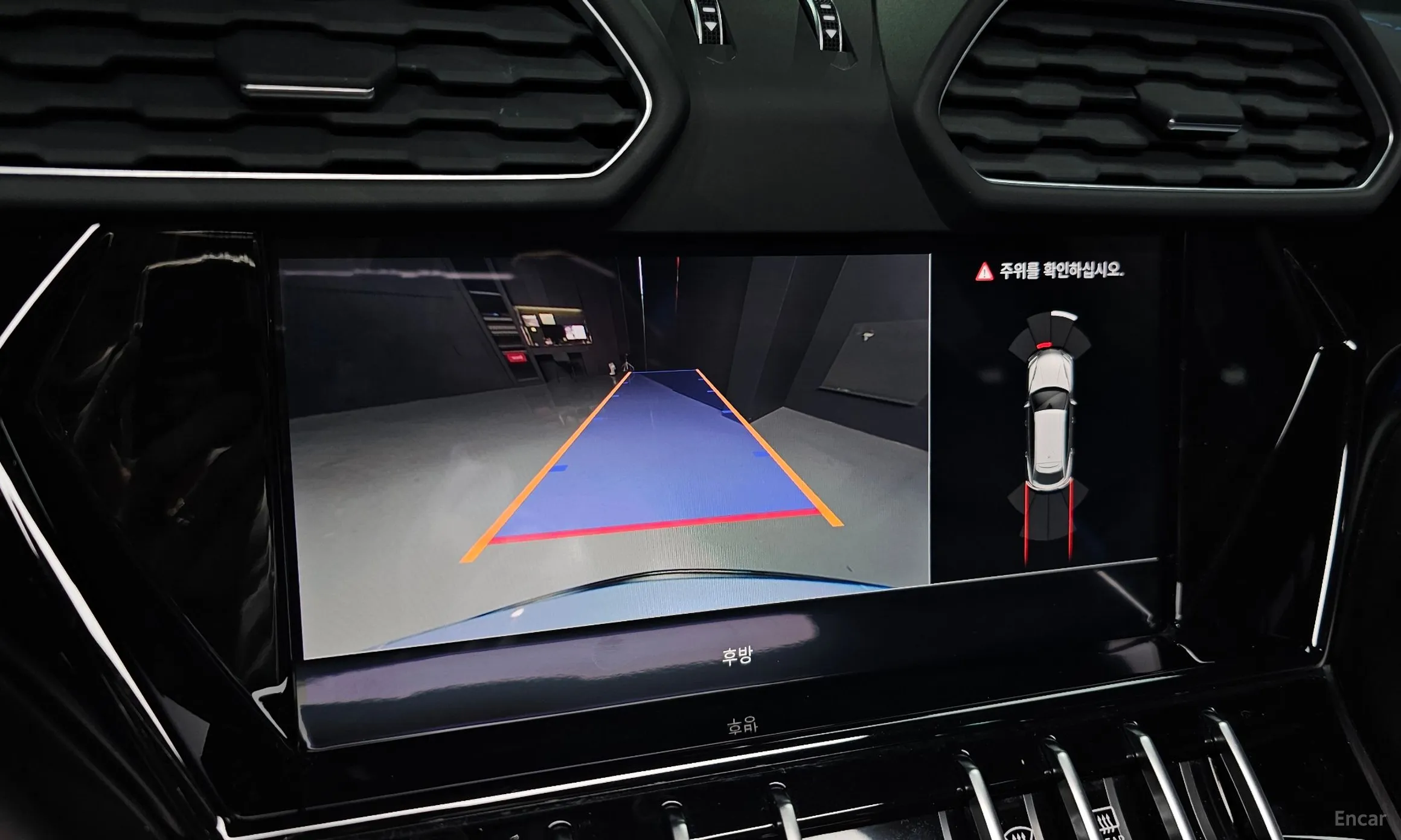 Lamborghini Urus превью 15