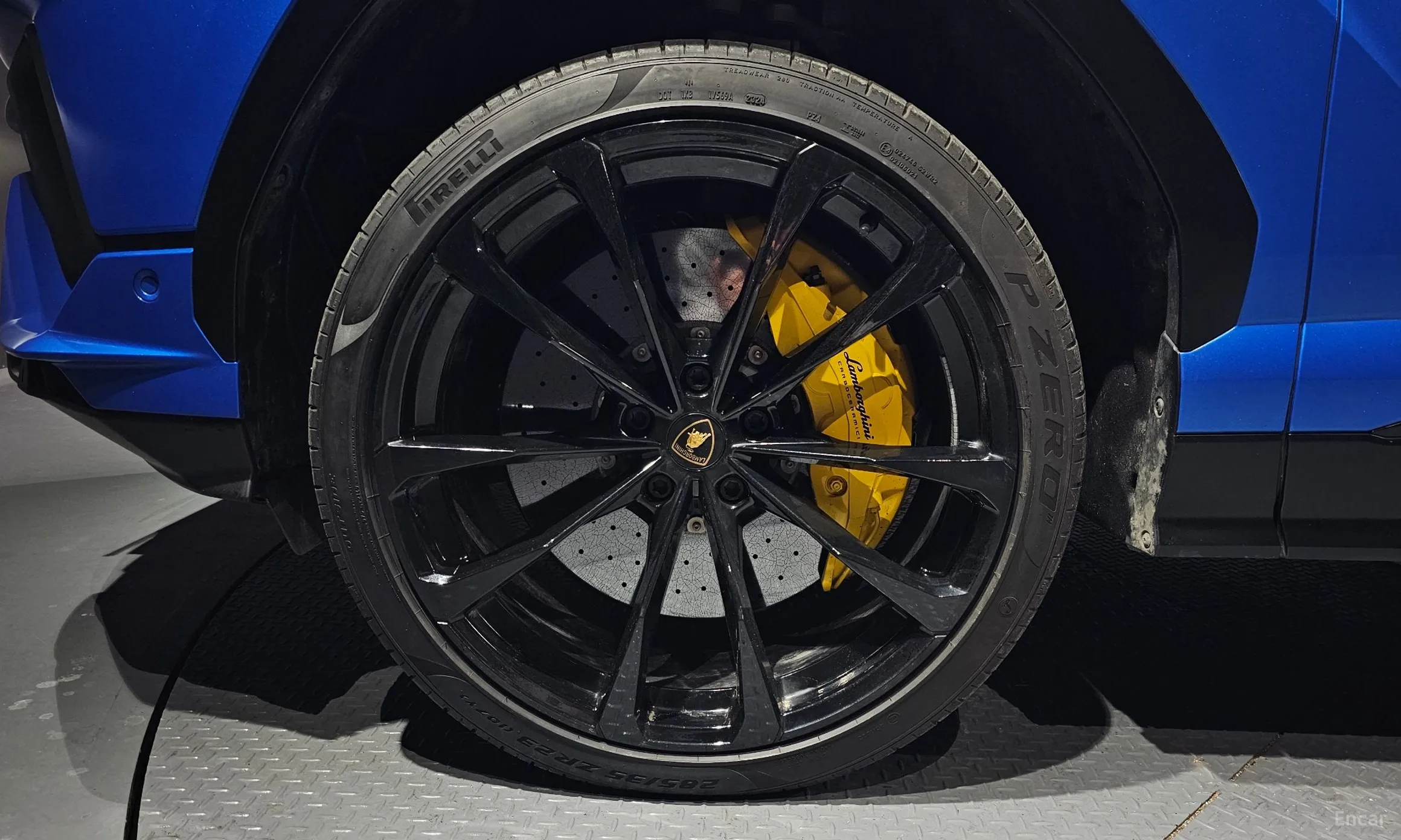 Lamborghini Urus превью 5