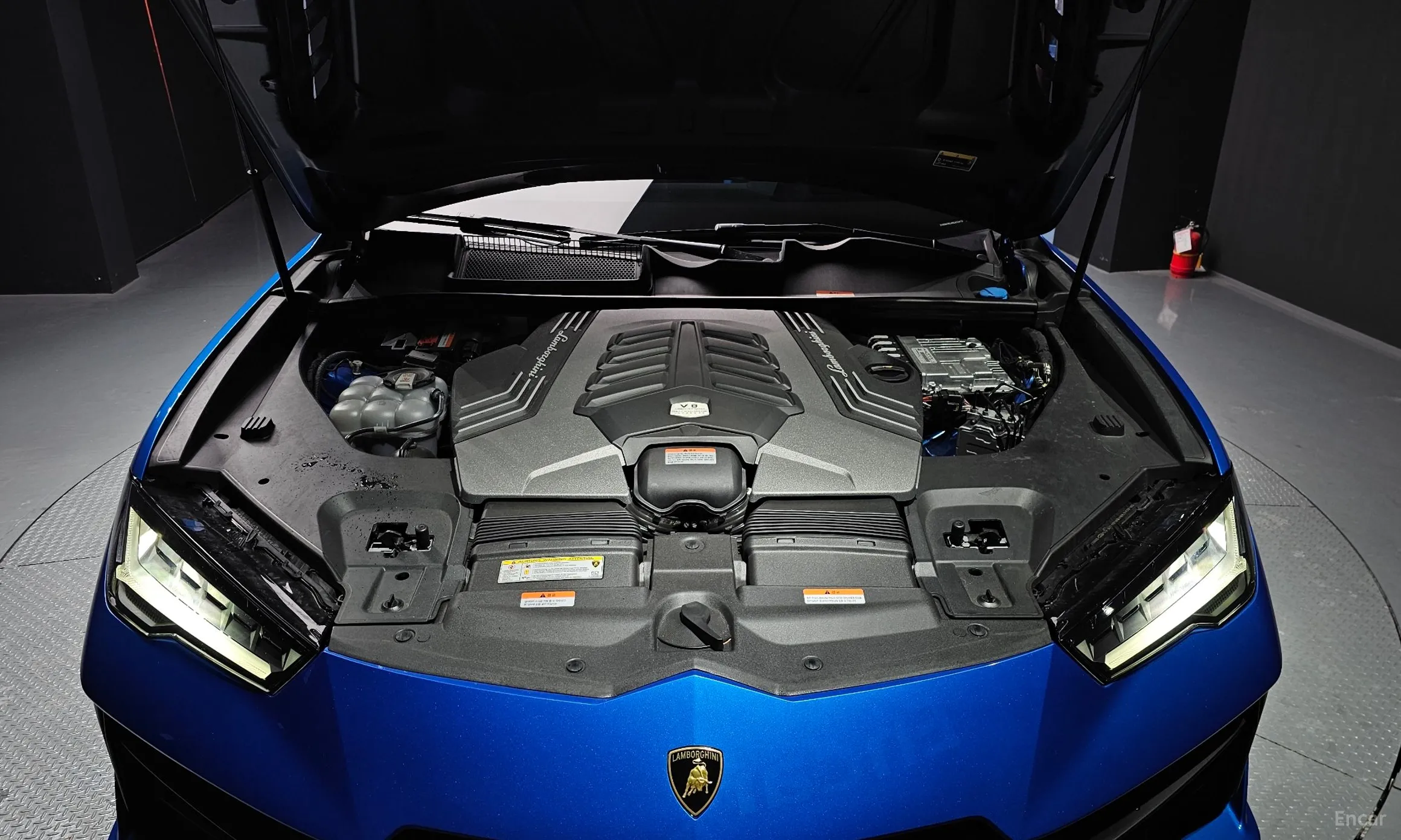 Lamborghini Urus превью 6