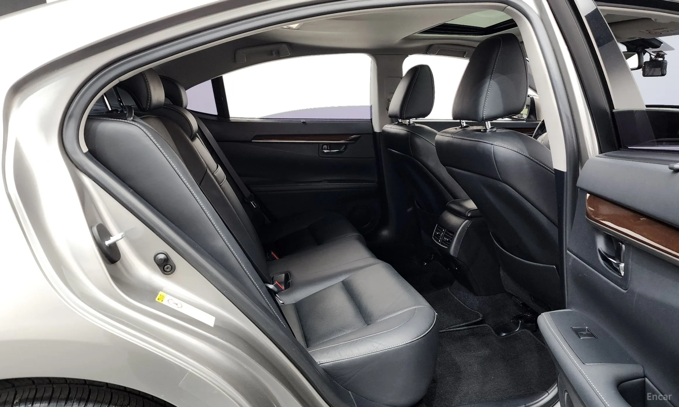 Lexus New ES300h превью 12