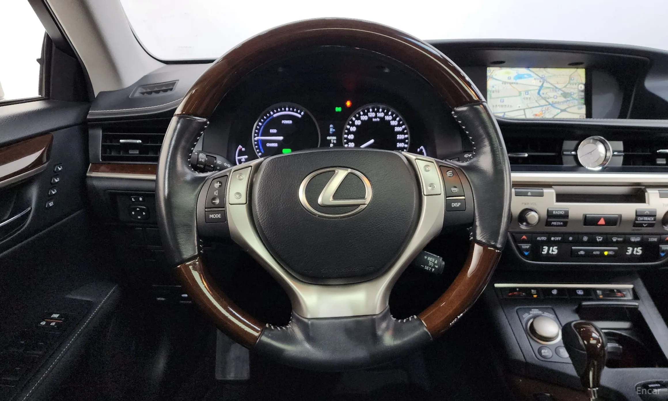 Lexus New ES300h превью 13