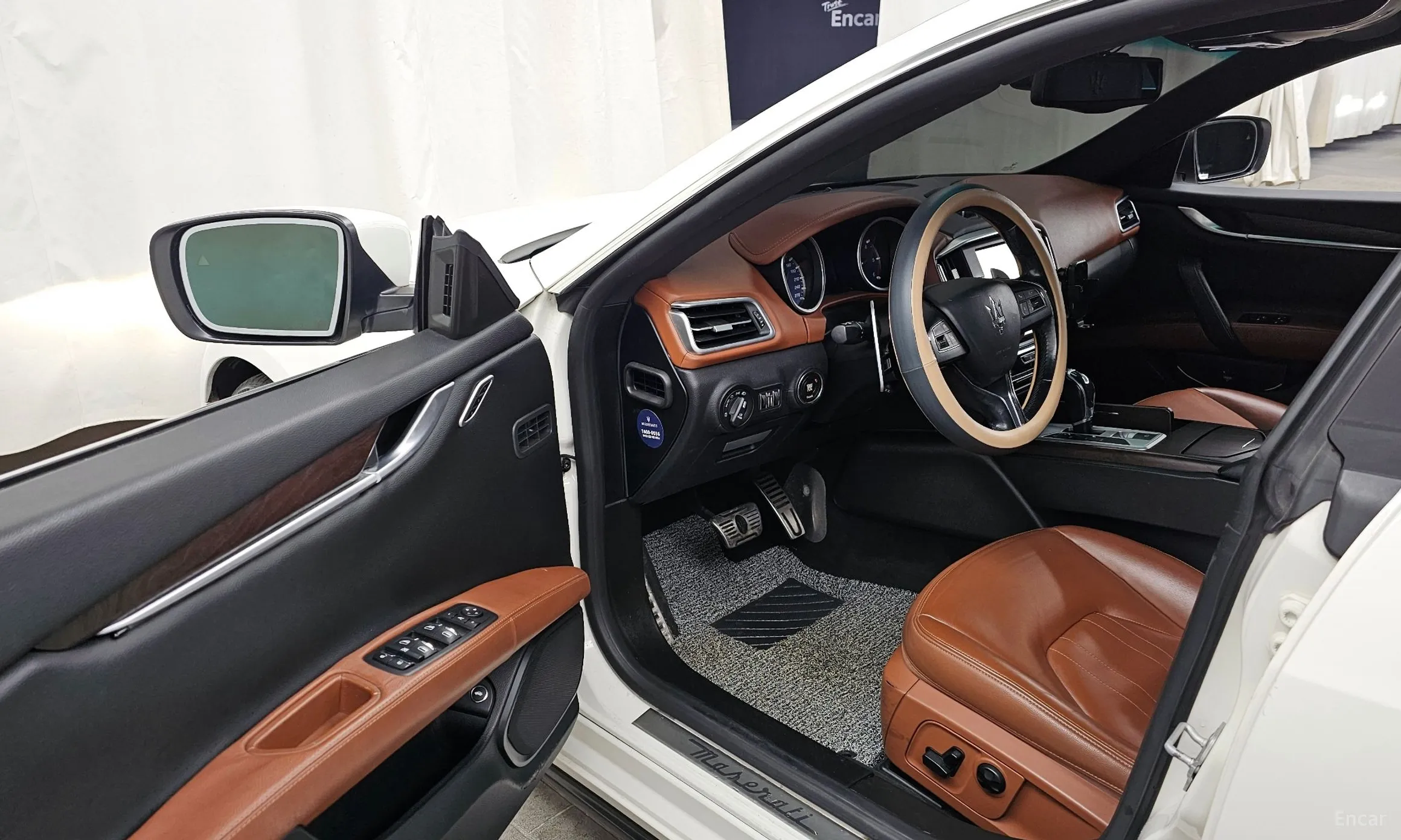 Maserati Ghibli превью 10