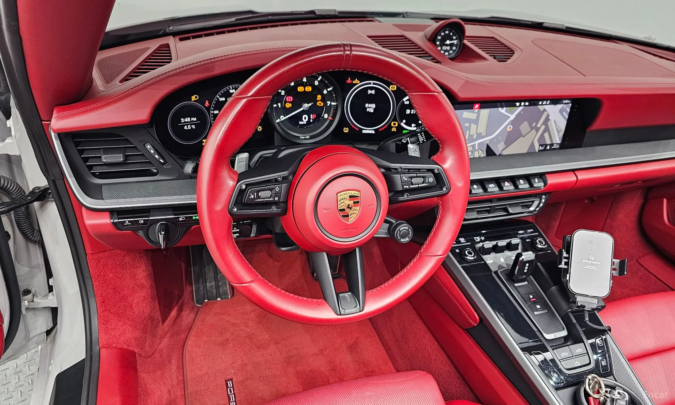 Porsche 911 (992) превью 13