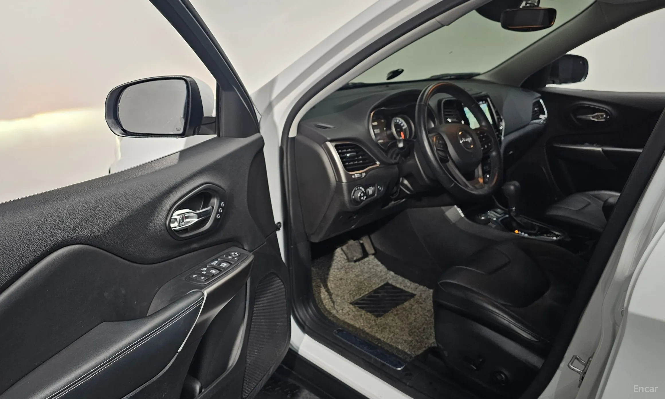 Jeep Cherokee (KL) превью 11